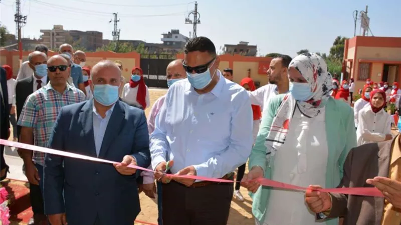 بالصور | محافظ الدقهلية يفتتح 3 مدارس جديدة