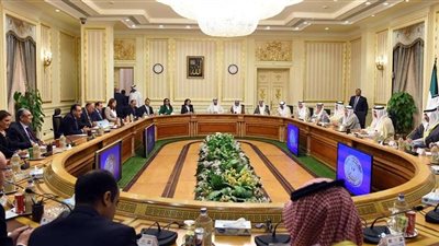 جلسة مباحثات موسعة بين رئيسي وزراء مصر والكويت (صور)