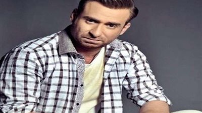 بين الحياة والموت.. زوجة نضال الشافعي تكشف آخر تطورات حالته الصحية