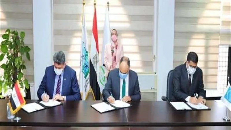 وزيرة البيئة: نعمل على الشراكة مع مدينة زويل لخلق فرص عمل جديدة