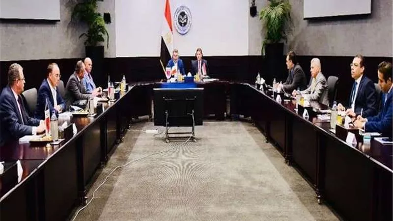 الرئيس التنفيذي لهيئة الاستثمار يلتقي عددا من المسئولين الرومانيين لمناقشة سبل زيادة التعاون