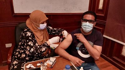 بدء الكشف الطبي بجامعة المنوفية وتطعيم الطلاب وأعضاء هيئة التدريس والعاملين ضد فيروس كورونا