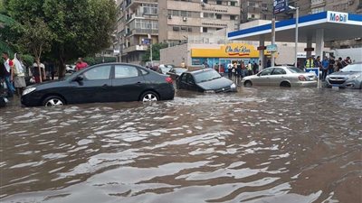 بسبب الأمطار.. مدارس القاهرة تعلق الدراسة غدًا