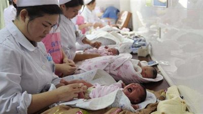 مكافأة 15 الف دولار مقابل الإنجاب في الصين