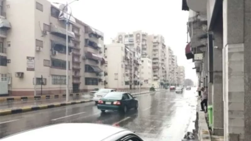 شركة المياه بالمنوفية تواجه الأمطار بفرق الانتشار السريع
