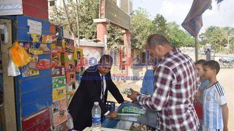 حملات لضبط الأسواق والتجميل ودهان أعمدة الإنارة بمركز أبوقرقاص بالمنيا