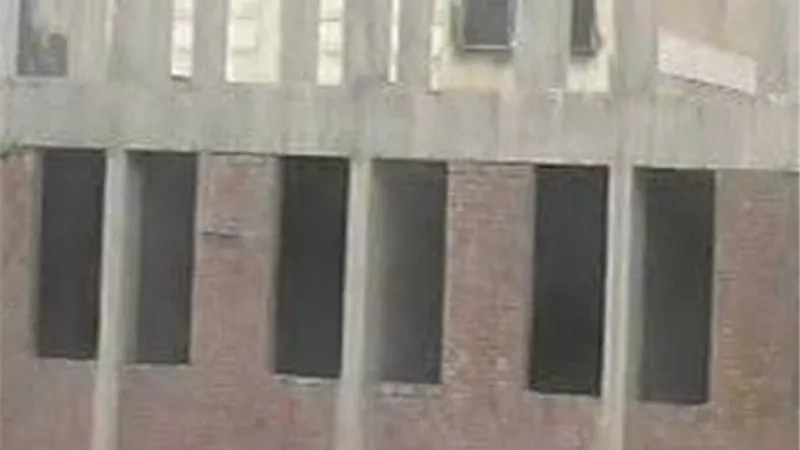 مستشفى جزيرة سعود بالشرقية بلا غرف كشف وأجهزة طبية.. والأهالي تستغيث