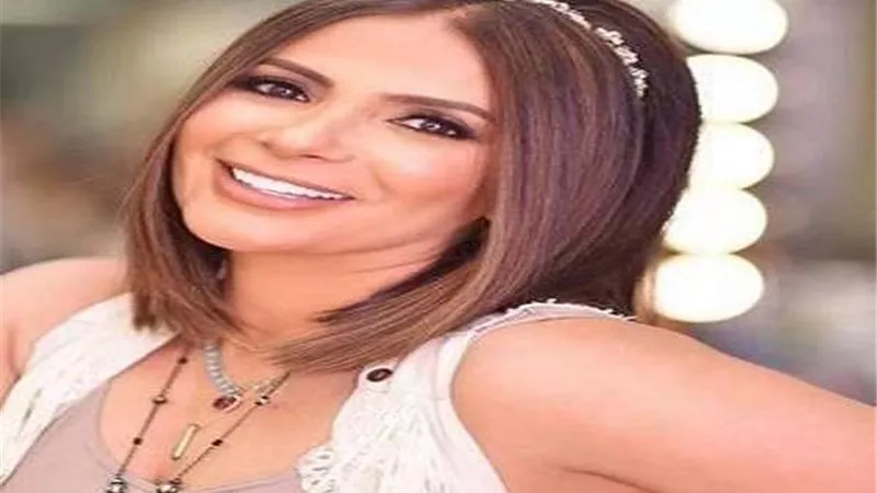 إنجي علي تستضيف منى زكي  في 
