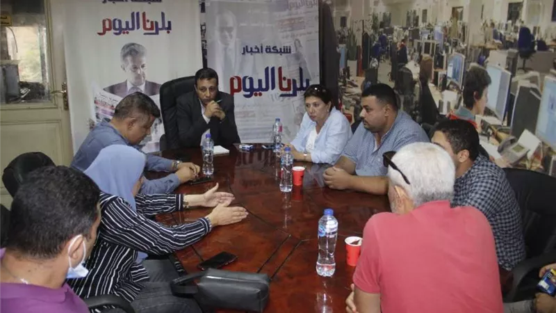 بناءً على تصريحات نقيب الصحفيين.. بدء اجتماع رؤساء تحرير الصحف الـ 10 لمناقشة ازمة التكويد