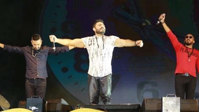 تامر حسني يطلب مساعدة الجمهور للبحث عن الطفل الموهوب