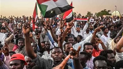 مظاهرات بالآلآف بالعاصمة السودانية الخرطوم.. لهذا السبب