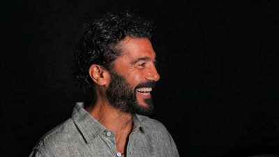 عقاب صادم من أبلة فاهيتا لـ خالد النبوي أمام الجمهور  (فيديو)