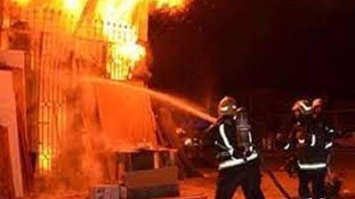 حريق ضخم يلتهم مصنع 