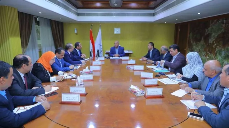 النقل يتابع الموقف التنفيذي والمالي لمشروعات مترو الأنفاق