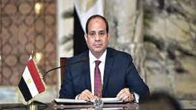 الرئيس السيسي يضع  أكاليل الزهـور علـى قبـر الجنـدى المجهـول