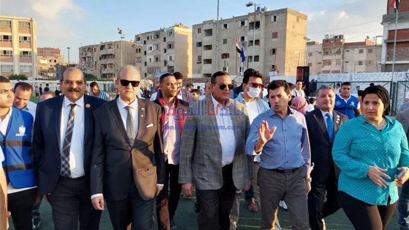 وزير الشباب والرياضة ومحافظ البحيرة يفتتحان حديقة وحمام السباحة النصف أوليمبي بمركز شباب أبو المطامير