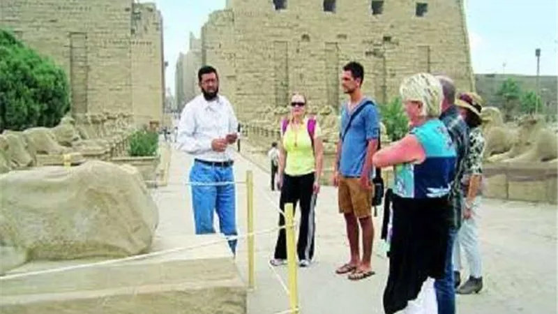 القيمة المضافة.. تفاقم أزمة المرشدين السياحيين بعد اتفاق الشركات والضرائب