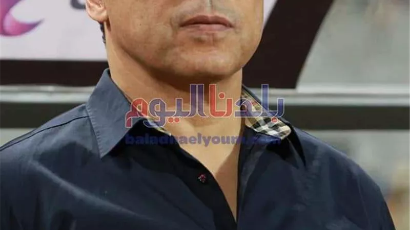 مهاجم منتخب مصر يغادر المعسكر لهذا السبب