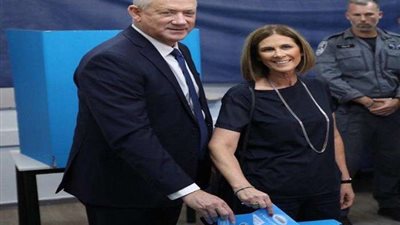 بعد فشل اجتماعه بنتنياهو.. لقاء بين جانتس وأيمن عودة