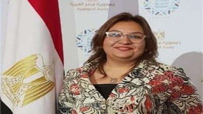 نجلة فاروق فلوكس تكشف طريقة تعامل ولدها معها