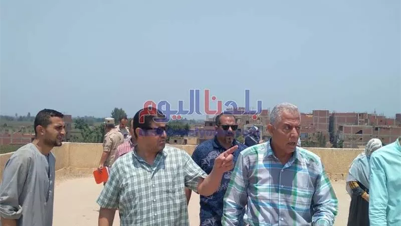 استمرار أعمال تبطين الترع في قري أشمون