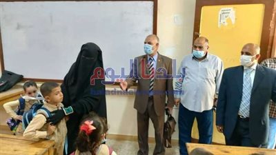 وكيل تعليم بني سويف يتابع انتظام الطلاب بمدارس ناصر.. صور