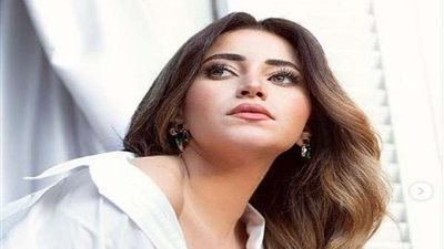 سارة الشامي تستعرض جمالها في جلسة تصوير