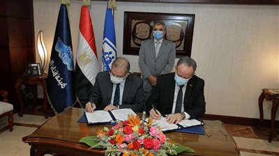 توقيع بروتوكول تعاون مشترك بين قناة السويس وهيئة التأمين الصحي