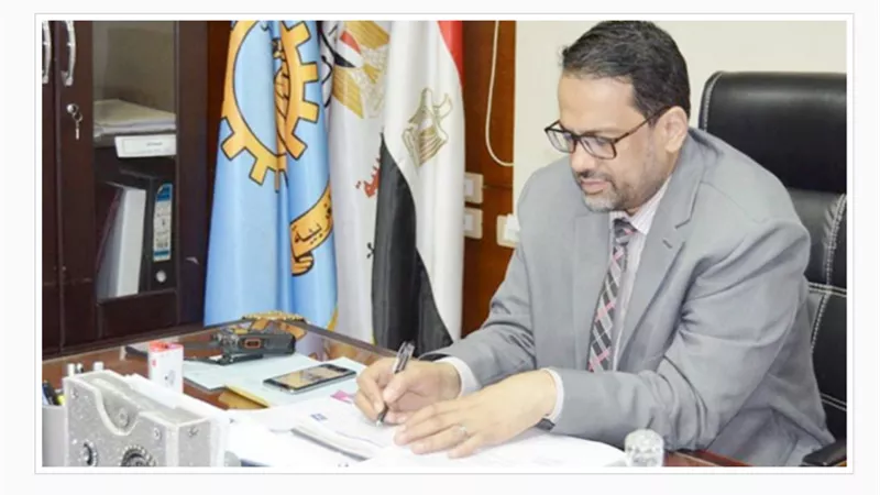 التحقيق في اتهام مدير مدرسة بطنطا لصفعه طالبًا على وجهه