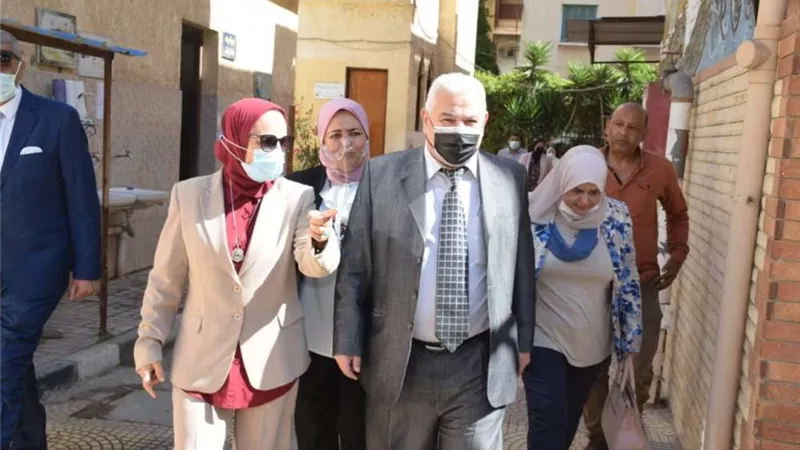 تعليم الإسكندرية تشدد على عدم دخول اولياء الأمور المدارس