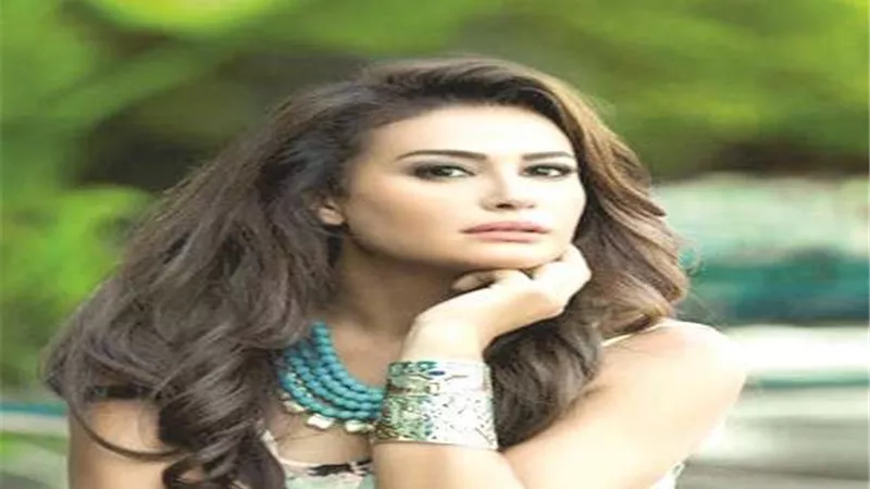 هند صبري تفاجئ جمهورها من كواليس 
