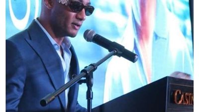هل وضعت وزارة التعليم صورة محمد رمضان بالكتب المدرسية!..  طارق شوقي يجيب