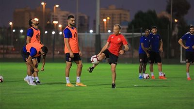 بالصور .. مران الأهلي الثاني على ملعب أهلي دبي بالامارات