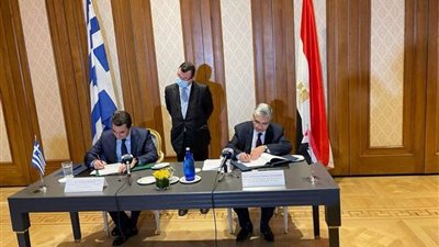 توقيع مذكرة تفاهم بين مصر واليونان للربط الكهربائي
