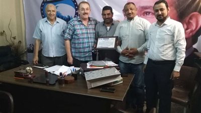 أهالي مدينة نصر يكرمون بدر الدين نوري خطاب