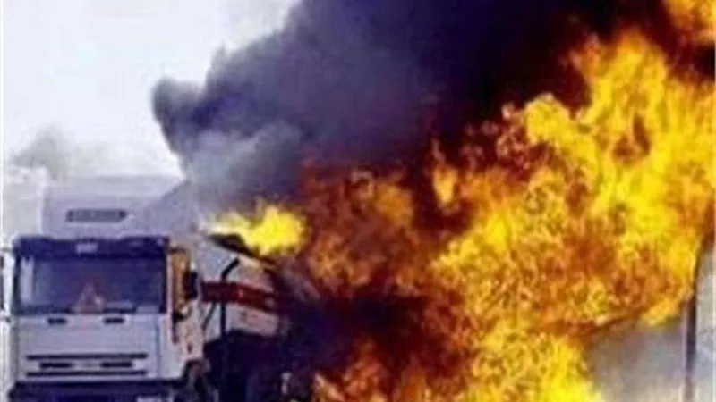 النيران تشتعل بـ40 طن وقود وتنهي حياة سائق ومساعده في شرم الشيخ