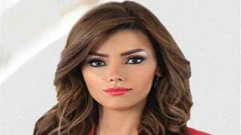 إيمان الحصري تنشر فيديو لسلوكيات خاطئة للمواطنين أثناء سير القطارات