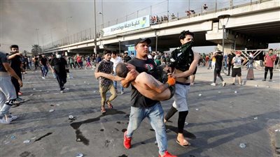 رويترز: الأمن العراقي يفتح النار على المتظاهرين في بغداد