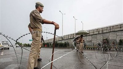 قنبلة يدوية في كشمير تودي بحياة شخصين وتصيب 34 آخرين