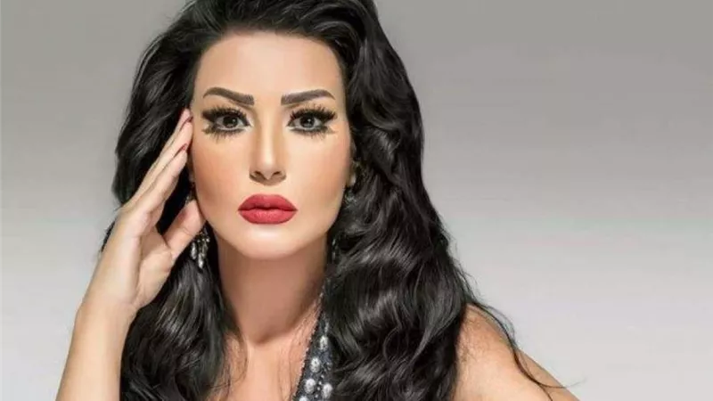 سمية الخشاب: 