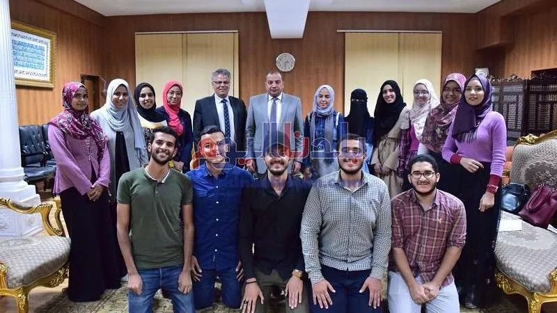حصول 15 طالب بألسن بني سويف على منحة دراسية لألمانيا
