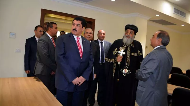 البابا تواضروس ومحافظ القليوبية يفتتحان أكاديمية كيمي الطبية بالعبور