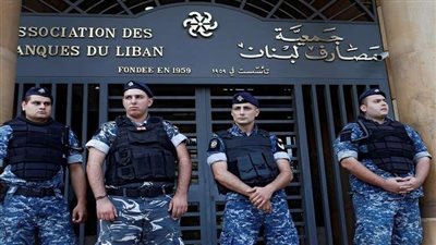 بعد الاحتجاجات الدامية.. جيش لبنان ينفذ عملية واسعة لإعادة فتح الطرقات