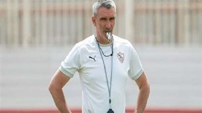 عضو الزمالك: لماذا علينا  تغيير مدرب كل عام؟.. وكارتيرون 