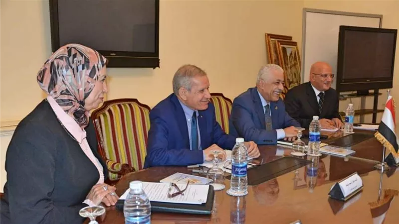 بالتفاصيل.. طارق شوقي يستقبل وزير التعليم العالي بولاية بونتلاند بالصومال