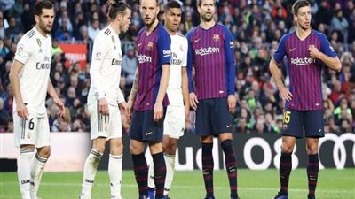 كومان: الكلاسيكو ليس حاسما.. ولا توجد مواجهة بين فينيسيوس وفاتي
