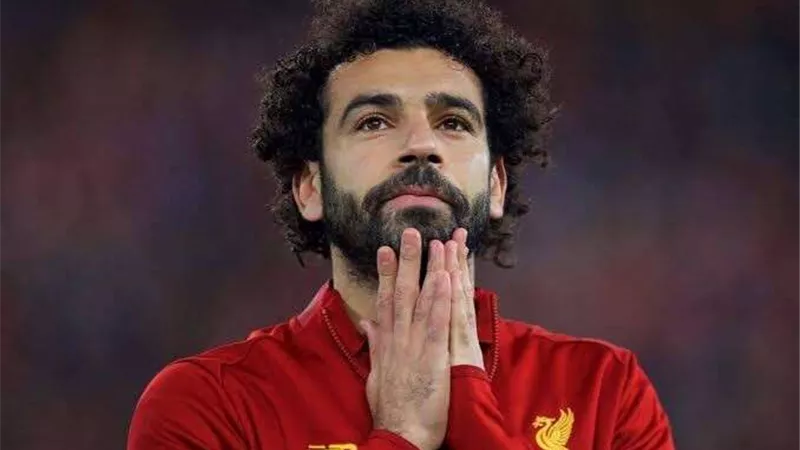 قبل موقعة مانشستر يونايتد.. صلاح يكشف كواليس البقاء مع ليفربول