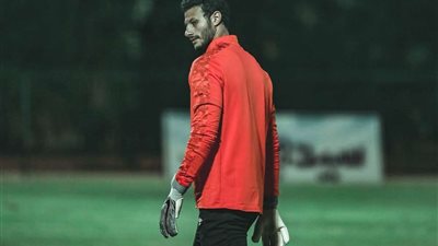 جهاز الأهلي الطبي  يحذر من مشاركة الشناوي أمام الزمالك