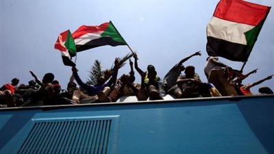 الاتحاد الأوروبي يدعو السودانيين لإعادة عملية الانتقال إلى مسارها