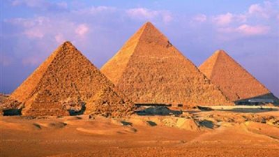 طارق توفيق يكشف سر أكثر من 800 تعويذة بالأهرامات والغرض منها